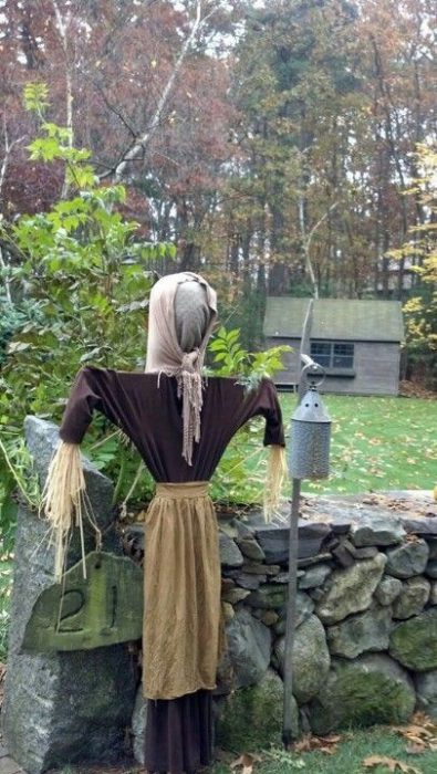 37+ Unique DIY Garden Scarecrow Ideas » Jessica Paster