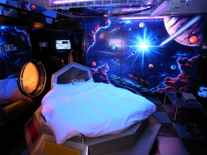 spaceship themed bedroom (5) » Jessica Paster