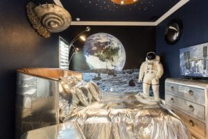 spaceship themed bedroom (13)